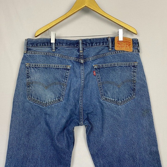 Levis 505 Regular Fit Mens 40x30 Straight Leg Jeans Blue Medium Wash 505 0216 - Picture 5 of 16